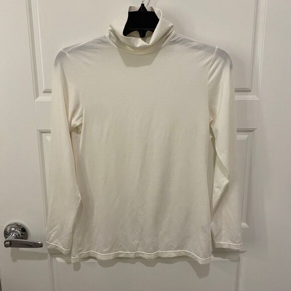 Uniqlo Women's Long Sleeve Heattech Turtleneck Top. White. Large. Comfy, Casual - Picture 2 of 11